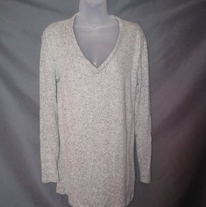 BP long sleeve V-neck tunic sweater very soft